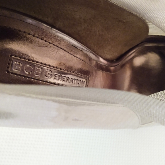 BCBGENERATION Pink Gold Metallic Zip 4" Heel Ankle Boots sz 7.5 M - Picture 6 of 15